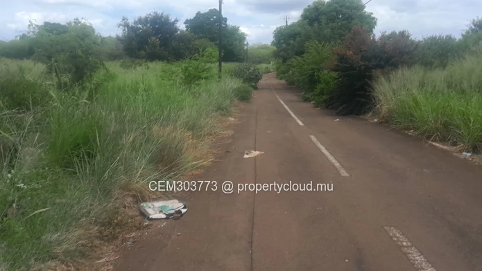 Terrain industriel 10 arpents à vendre – Petite Rivière
