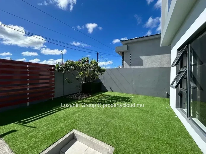 Elegant Villa with Master Suite and Outdoor Living Areas