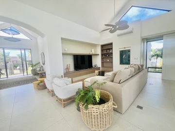 4 Bedroom Villa