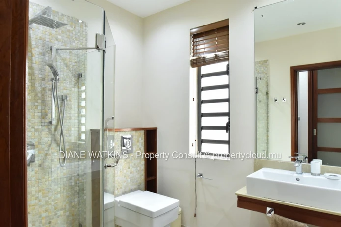 Beachfront Ground-Floor Apartment