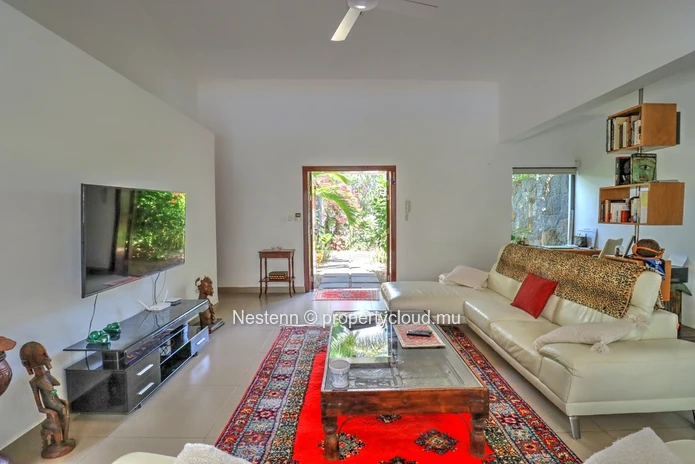 4-bedroom villa + independent studio