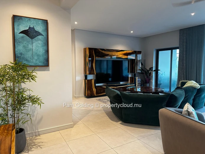 For Sale – Luxury 4-Bedroom Penthouse in Grand Baie, La Pointe Luxury Apartments