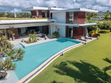5 Bedroom Villa