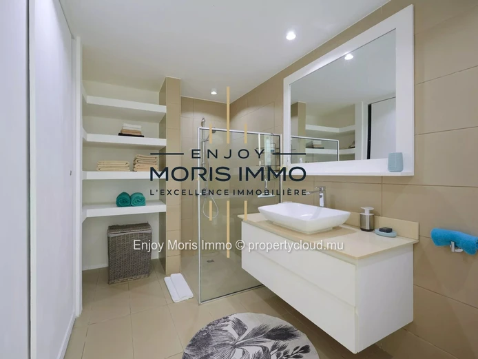 Walk to the beach apartment – Trou aux Biches