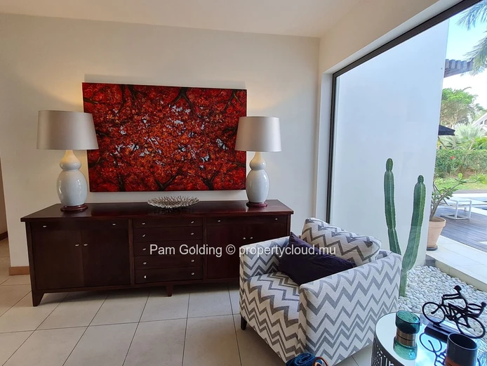 Luxurious 4-Bedroom Villa in Mont Choisy - Seamless Indoor-Outdoor Living
