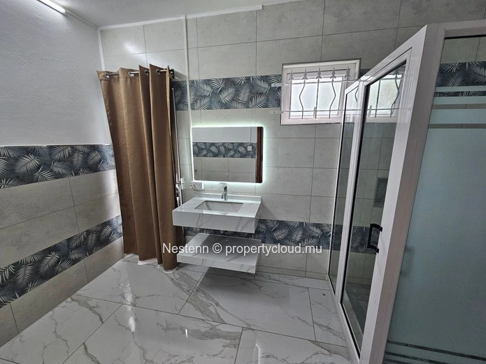 Duplex moderne et neuf de 3 chambres 