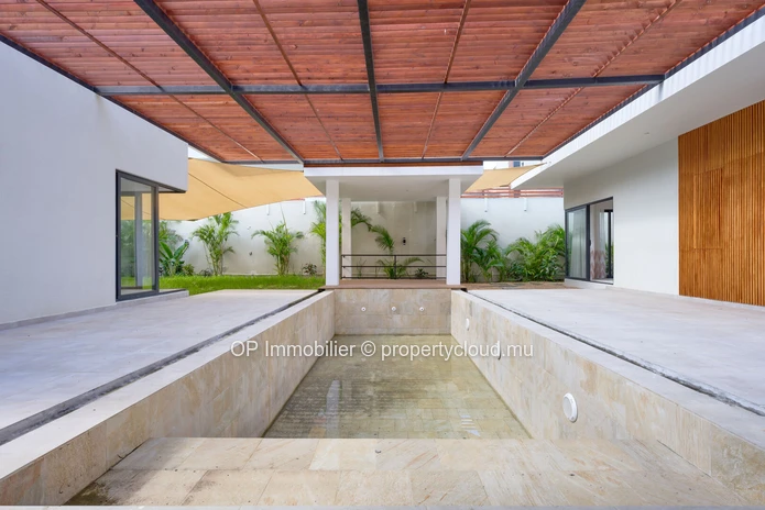 Maison 4 chambres avec piscine à vendre à Grand Baie