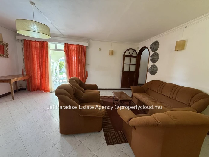 Luxurious 5-bedroom house with private pool in Flic en Flac area, sea access, fully furnished, secure. Price Rs.