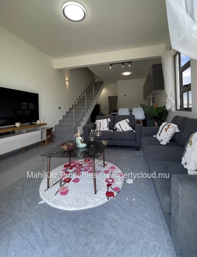 Luxurious Duplex for Rent in Ruisseau Palmyre, Flic en Flac – Rooftop Sea View & Le Morne Panorama 
