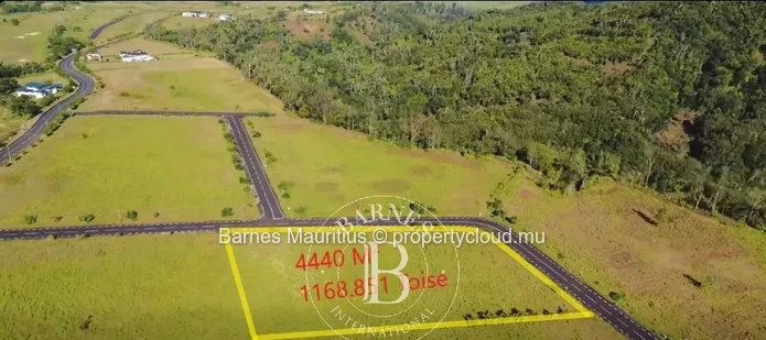 BOIS CHÉRI - Residential Land on a Golf Estate - 4,440 m²