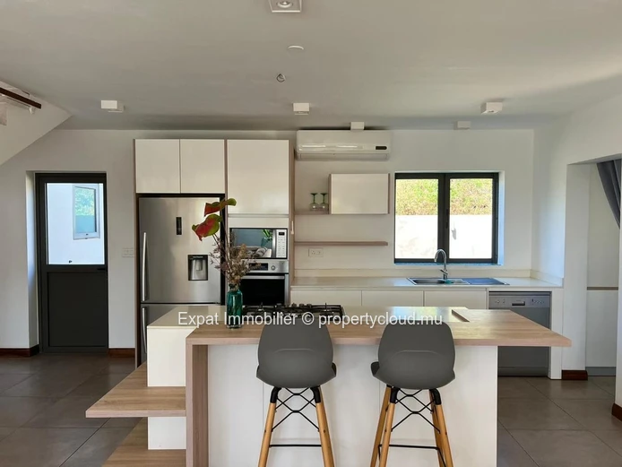 Villa moderne 3 chambres en résidence sécurisée – À louer à Péreybère