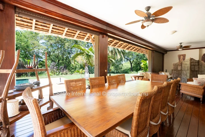 Villa entièrement rénovée au sein du Domaine Golfique de Tamarina