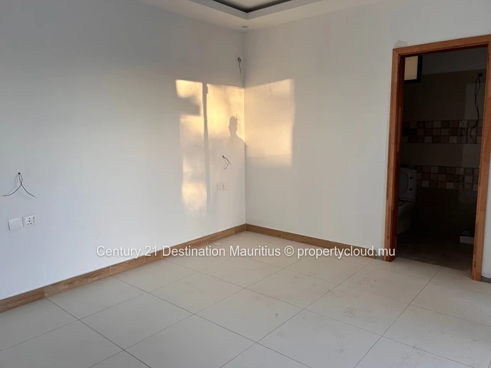 New Contemporary 4 bedroom-4 bathrooms Villa-Swimming pool-Trou aux biches , Morcellement Jhuboo