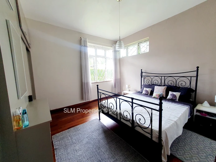 Maison familiale de 5 chambres avec grand jardin à Curepipe