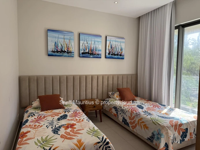 Stunning Sea Views – Exquisite 3-Bedroom Apartment
