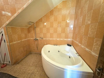 Appartement de 8 Chambres