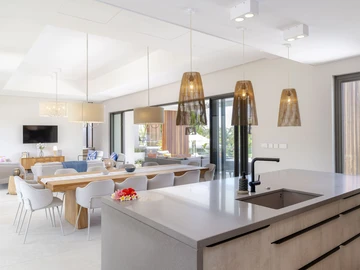 4 Bedroom Villa