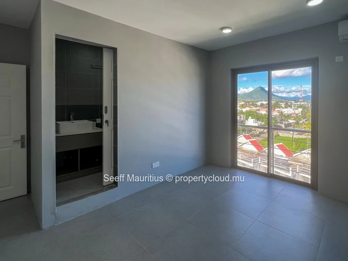 Exceptional Two-Level Penthouse – Flic en Flac | Sea View | Plunge Pool