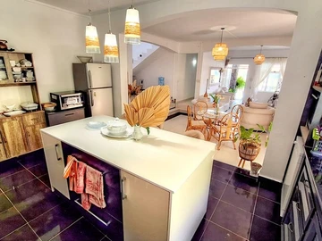 6 Bedroom House