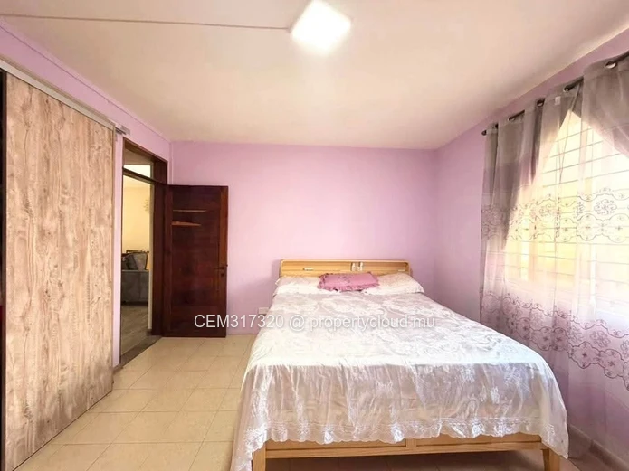 3 Bedrooms Furnished Apartment for Sale – La Louise, Quatre-Bornes 