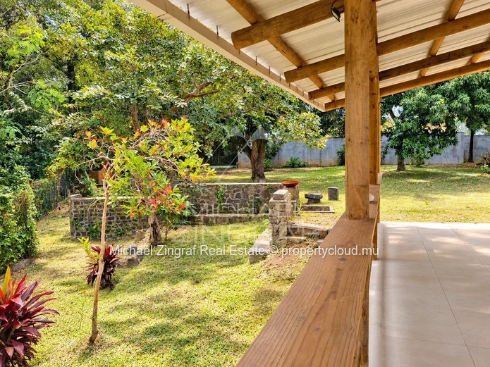 Villa rénovée pleine de charme dans un cadre paisible – Mont Loisir