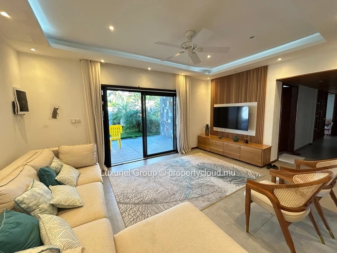 Prestige Villa Rental in Bain Boeuf – Comfort, Space & Security