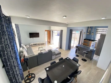 5 Bedroom Villa