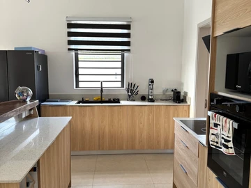 5 Bedroom Villa