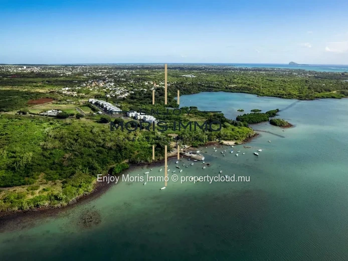 Apartment overlooking the lagoon and wild islands