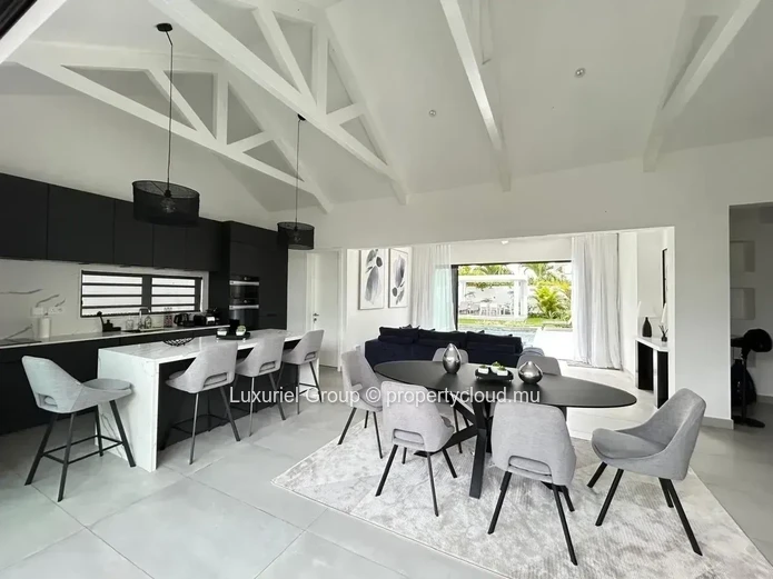 Magnifique Villa Design avec Piscine et Espaces de Vie Extérieurs