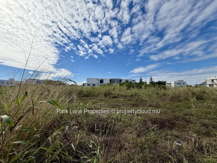 Beau terrain dans Magenta Parkside