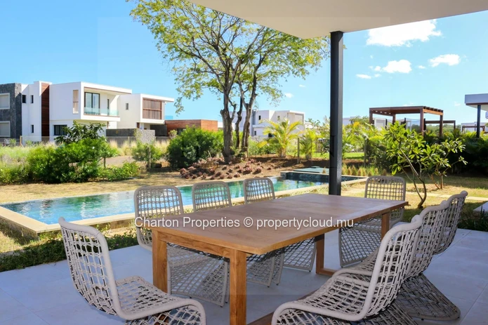Contemporary 4-bedroom villa with a pool in a stunning natural setting in private Tamarin
