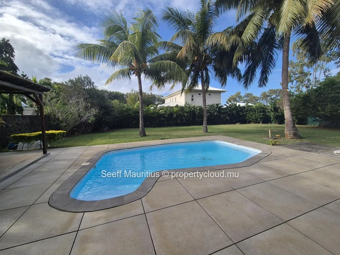 Charming Family Villa Near Azuri