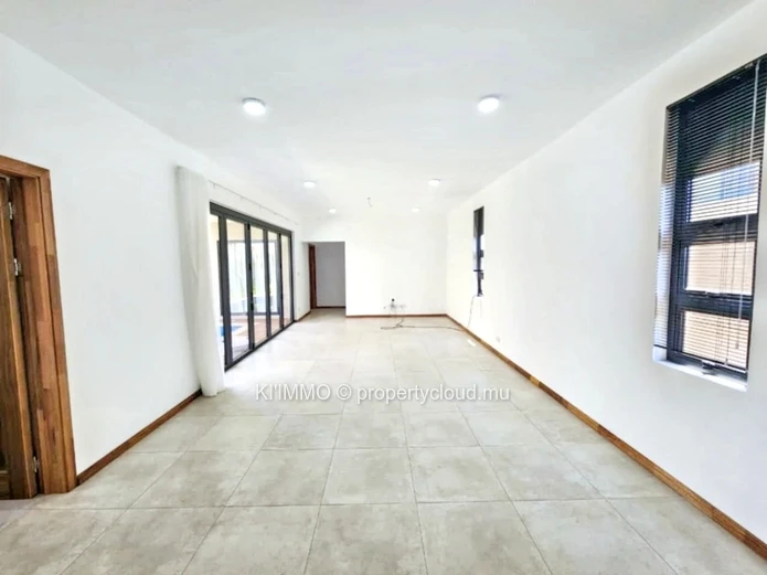 For Sale: Brand New 4 Bedrooms Villa In Pereybere
