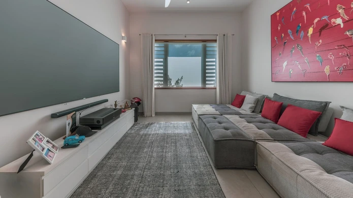 Sumptuous high end 5 bedroom villa in IRS Marina