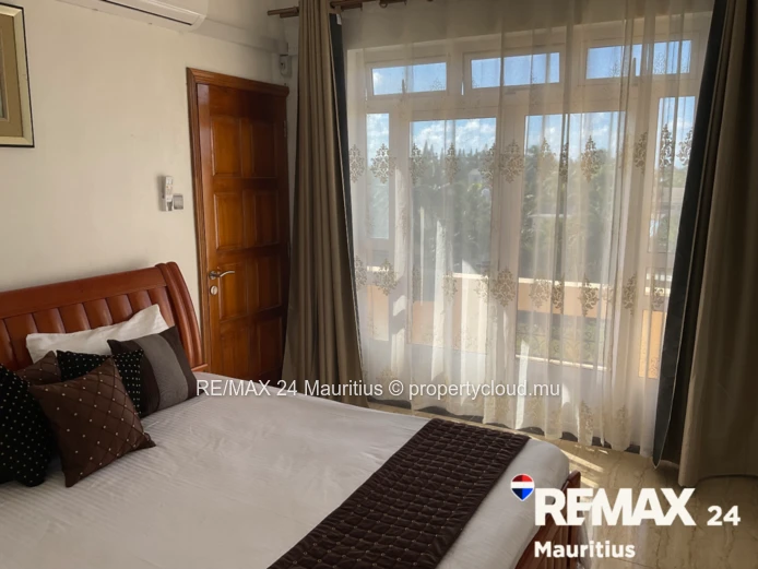 OCEANFRONT PENTHOUSE IN BLUE BAY - 4 BEDROOMS, PANORAMIC SEA VIEWS A rare investment opportunity on