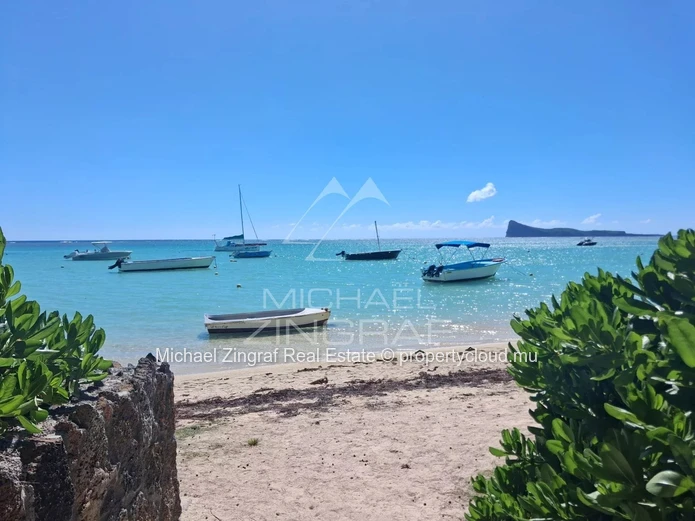 1-Bedroom Duplex with Direct Beach Access – Pereybere