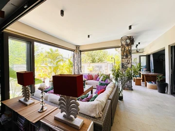 4 Bedroom Villa