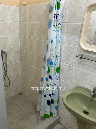 ?? FOR RENT, ground-floor studio apartment in Pereybere, 5 minutes from the beach