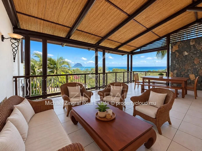 Villa élégante avec vues panoramiques sur la mer - Rivière Noire