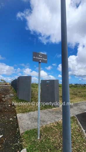 Land for sale in L'Avenir , Moka Smart City 10.5 Perches fenced with mountain view near schools shops and bus stop.