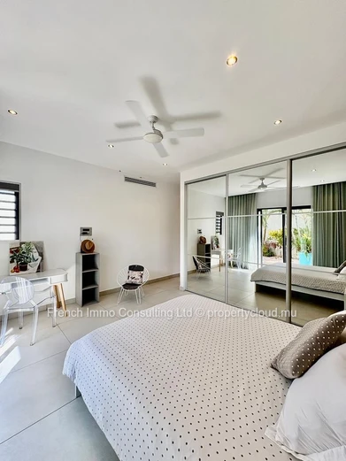 Villa d'exception, 495 M2 habitable, 1040 M2 de jardin tropical a Pereybere 