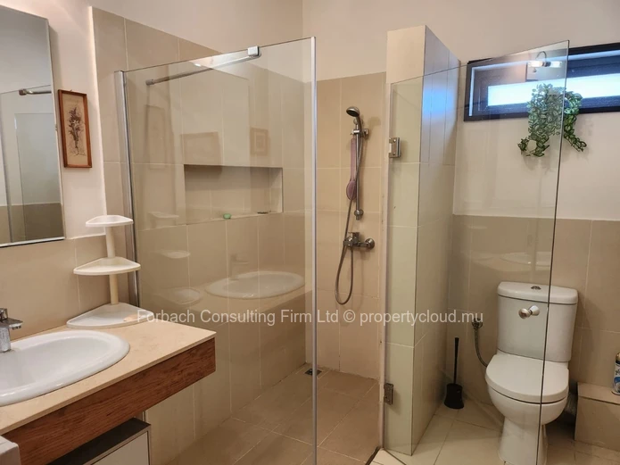 3 bedrooms apartment in Hillcrest Park,Quatre Bornes