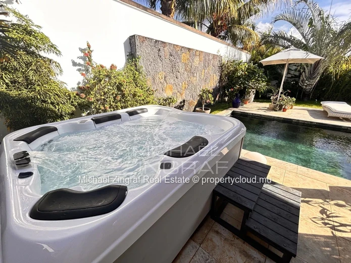 Villa located in a secure residence in Grand Baie