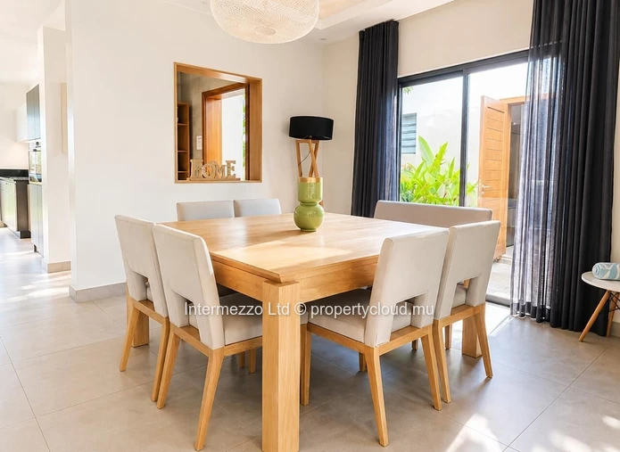 Villa PDS 4 Chambres en Suite à Grand Baie – Piscine, Terrasse, Gazebo – €