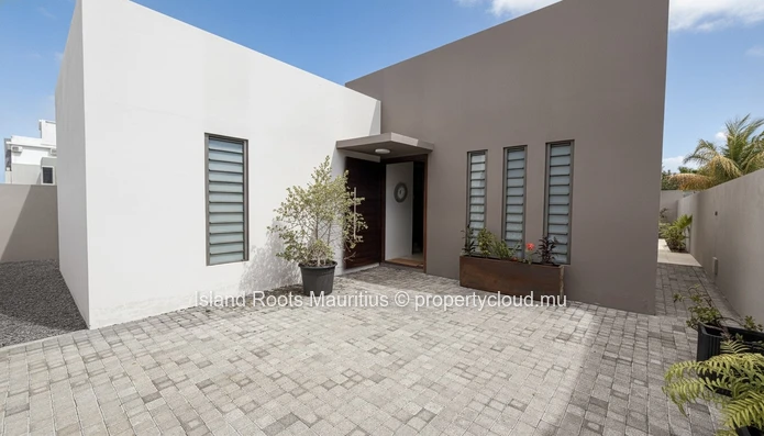 Maison meublée avec piscine privée à louer à Péreybère.