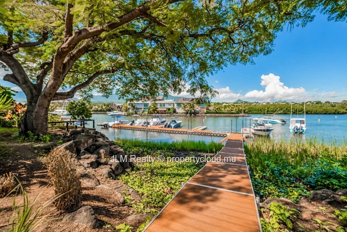 For Rent – Contemporary 3-Bedroom En-Suite Riverside Apartment in Black River, Mauritius