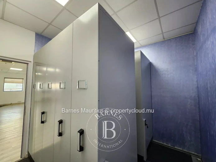 EBENE  -  Bureau  spacieux en location -  366 m2