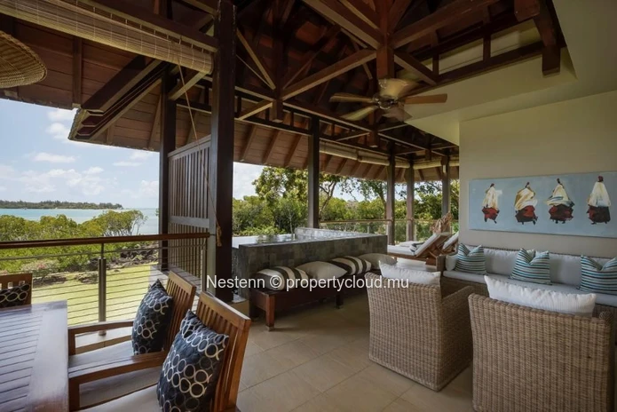 Beautiful 3-Bedroom sea view apartment 