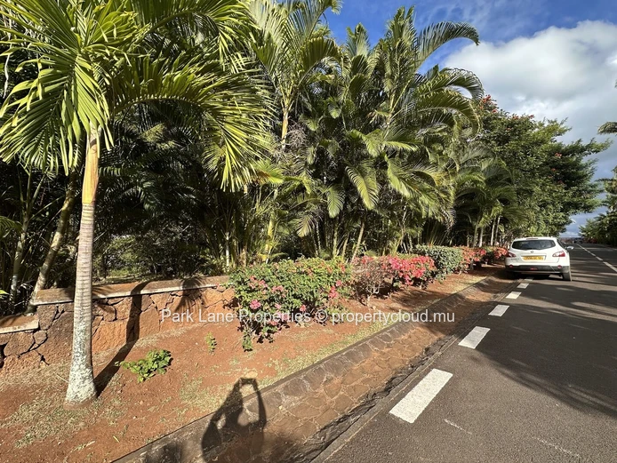 Terrain Résidentiel d’Exception au sein du Prestigieux Domaine Hillside – Belle Vue Harel